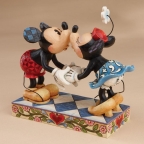 Kissing Minnie & Mickey Jim Shore Figure